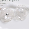 Dettaglio accessori capelli a fiore in resina trasparente con trama in pizzo e cristallo - Fiore Bianco