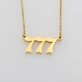 Goldene Edelstahlhalskette mit einem minimalistischen 777 Engelszahlen-Anhänger - Gold 777