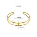 Brazalete abierto de doble anillo en acero de titanio dorado con barra vertical - Brazalete de Doble Capa / Dorado
