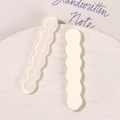 Detail von wellenförmigen Harz-Haarclip-DIY-Zubehör in glitzerndem und milchigem Weiß - Wellenlanger Streifen (Weiß) / Weiß