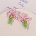 Pendientes de flores de cuentas hechos a mano con pétalos rosas y hojas verdes decorados - Flor Rosa Hoja Verde (Una flor tejida)