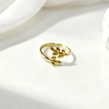 Anello minimalista in acciaio al titanio placcato oro 18 carati con ramo di ulivo - Stile Foglia di Ramoscello d'Ulivo (TYGR1576)