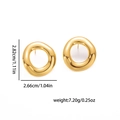 Makro-Detail goldene Wellen-Ohrringe mit Maßen 2,82 cm und Gewicht 7,20 g - Unregelmäßiger Reifen Stil (1067)