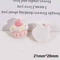 Détail des breloques cupcake en résine rose 21x20mm pour bijoux DIY et accessoires - Cupcake