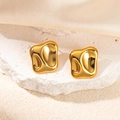 Orecchini geometrici irregolari in oro 18 carats con texture ondulata lucida - Stile Concavo Irregolare (0360)