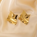 Orecchini a lobo a onda irregolari placcati oro 18k su lussuoso tessuto di raso - Stile Geometrico Gualcito (0406)