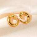 Orecchini a cerchio C spessi dorati in titanio con finitura lucida a spirale chic - Stile Coclea (0346)