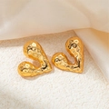 Orecchini a cuore in acciaio inossidabile placcati oro 18k con trama martellata - Stile Cuore Texturizzato (0337)
