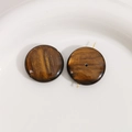 Detalle macro de cuentas de resina marrón de 24mm con textura de ojo de tigre para joyería - 1 Pieza (Agujero Recto) / Café Oscuro