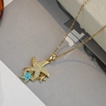 Collier pendentif étoile de mer marine avec zircon doré et émail bleu sur chaîne à maillons - Étoile de Mer Dorée Triple Bleue (EXRGN0410JS)