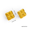 Quadratische goldene strukturierte Ohrringe aus Edelstahl, Größe 2,8cm und 15g Gewicht - Quadratische Blütenblatt Stil (0154)