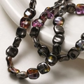 Détail macro de perles cubiques en verre irisé et galets métalliques pour bijoux DIY - 1 Fil (env. 60 perles) / 1# Violet Noir