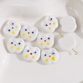 Dettaglio di perline a forma di gatto in acrilico bianco dipinto a mano per gioielli - Bianco (Lievi Difetti Superficiali)