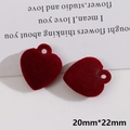 Detalle de dijes de corazón flocados rojos para joyería DIY de 20mm por 22mm - Corazón Colgante