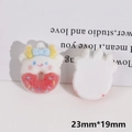 Detailansicht eines Drachen-Harzanhängers mit rotem Donut-Boden und 23 mm Größe - Drachenhorn-Donut-Form (Nr. 4)