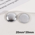 Macro di un bottone rotondo argentato da 20 mm con base piatta in metallo per gioielli DIY - Stile Rotondo Argento