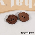 Detail van 14mm bruine houten knopen in de vorm van een kattenpoot met twee gaten DIY - Donkere Pootvorm