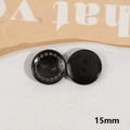 Detail van 15mm zwarte tweekoops harsknopen met stiksels en glanzende afwerking - Zwart 2-Gats Rond