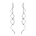 Dettaglio di orecchini a spirale argentati con design geometrico e linee dinamiche - Argento (E319)