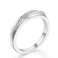 Eleganter versilberter Eternity-Ring mit einer Reihe funkelnder weißer Zirkonia-Steine - Silber Reihenbesatz Stil (R317)