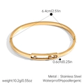 Vue détaillée du bracelet en acier inoxydable plaqué or 18k avec trois zircons mobiles - Style Trois Pierres Rail Coulissant (JDB2509125)