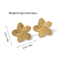 Elegant gold flower earrings with five petals and radial brushed metal texture - Single Brushed Floral Earrings (JDE2503004)