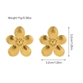 Golden flower earrings with radial textures and engraved petals in 3.2cm size - Embossed Textured Flower Studs (JDE2503005)