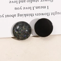 Detalle de dijes redondos con efecto cielo estrellado brillante y borde de plata - Estilo de Medio Círculo de Cielo Estrellado Negro