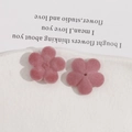 Détails de deux perles fleurs roses à cinq pétales floquées pour la création de bijoux - Fleur Rose à Cinq Pétales Perforée