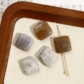 Onregelmatige geometrische hars kralen in bruin en grijs voor DIY sieraden maken - Nr. 49 (Bruingrijs-wit gemengde vierkante ruitvormige stijl) (Nr. 49 één stuk)