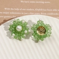 Boucles d'oreilles fleurs en cristal vert clair faites main avec perles blanches - Vert