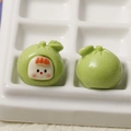 Macro di ciondoli in resina bebè frutta verde con trama a buccia per accessori fai-da-te - Bambino Frutta Verde