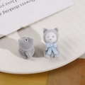 Mini ciondoli animali grigi floccati con fiocco azzurro per creazione di gioielli fai-da-te - Cane Grigio con Fiocco Blu (Mezzo Foro)