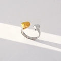 Anillo ajustable de doble corazón bicolor en acabados oro y plata pulido - Estilo Bicolor Doble Corazón (287)