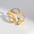 Anello aperto dorato minimalista con cerchi geometrici fluidi e finitura lucida - Stile Anello Traforato Irregolare (7)