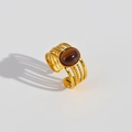 Anello multistrato dorato regolabile con pietra occhio di tigre marrone e bande lavorate - Stile Vintage Occhio di Tigre Multifila (426)