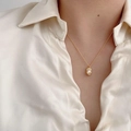 Franse goudkleurige titanium stalen ketting met elegante parelhanger voor vrouwen - XL1507-2 / Goud