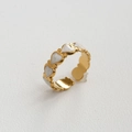 Anello regolabile in acciaio inossidabile dorato con una fila di cuori in smalto bianco - Aperto Regolabile / Design a Cuore Continuo (59) / Oro