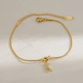 18k goud vergulde liefdesknoop armband met een glanzende zirkoon letter K hanger - Letter K