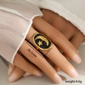 Anillo celestial vintage dorado con esmalte negro, motivos de luna y estrella en mano - Estilo Ovalado Luna Estrella Negro (319)