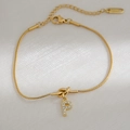 Elegante 18k vergulde slangenketting armband met sprankelende kristallen letter P hanger - Letter P