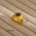Detail of 18K gold-plated irregular ring with hammered texture and green stone inlay - Green Face Round Style (68)