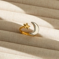 Macro de anillo abierto de acero inoxidable bicolor con estrella dorada y luna plateada - Patchwork Bicolor de Oro y Plata (205)