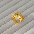 Detalle del anillo ajustable hoja de ginkgo bañada en oro 18k en estuche - Estilo de Hoja de Ginkgo Hueca(4)