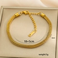 Detalle de pulsera de acero inoxidable bañada en oro de 18k con medidas y cierre - Estilo de Textura Tejida Dorada (C-1-25)