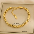Detalle de cadena de acero inoxidable bañada en oro de 18k con 4mm de ancho y 18+5cm - Estilo de Eslabón Rectangular Dorado (C-1-35)