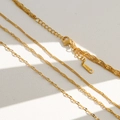 Dreilagige goldene Edelstahlkette mit verstellbarem Karabinerverschluss und Plättchen - Gold (B33)