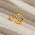 Anillo ajustable de acero inoxidable chapado en oro con diseño minimalista de onda curva - Abierto Ajustable / Estilo de Ondas Irregulares (36)
