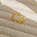 Anillo ajustable de acero inoxidable dorado con diseño de rama vintage y texturas naturales - Abierto Ajustable / Estilo de Rama Entrelazada (82)