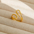 Anillo ajustable minimalista de acero inoxidable dorado con estructura hueca abstracta - Abierto Ajustable / Estilo Abstracto de Doble Anillo (83)
